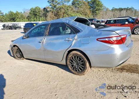 2015 Toyota Camry Le z USA, uszkodzony, nr VIN 4T1BF1FKXFU930782